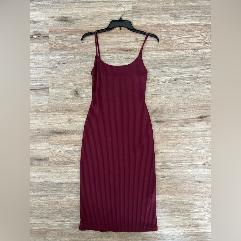 Burgundy colored midi dress. Size is Small. Forever21.